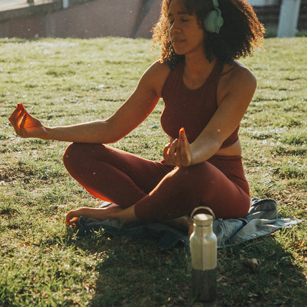 16oz-rise-reflect-with-bamboo-cap-t1 16oz_rise_reflect_yoga_park_headphones_square.jpg
