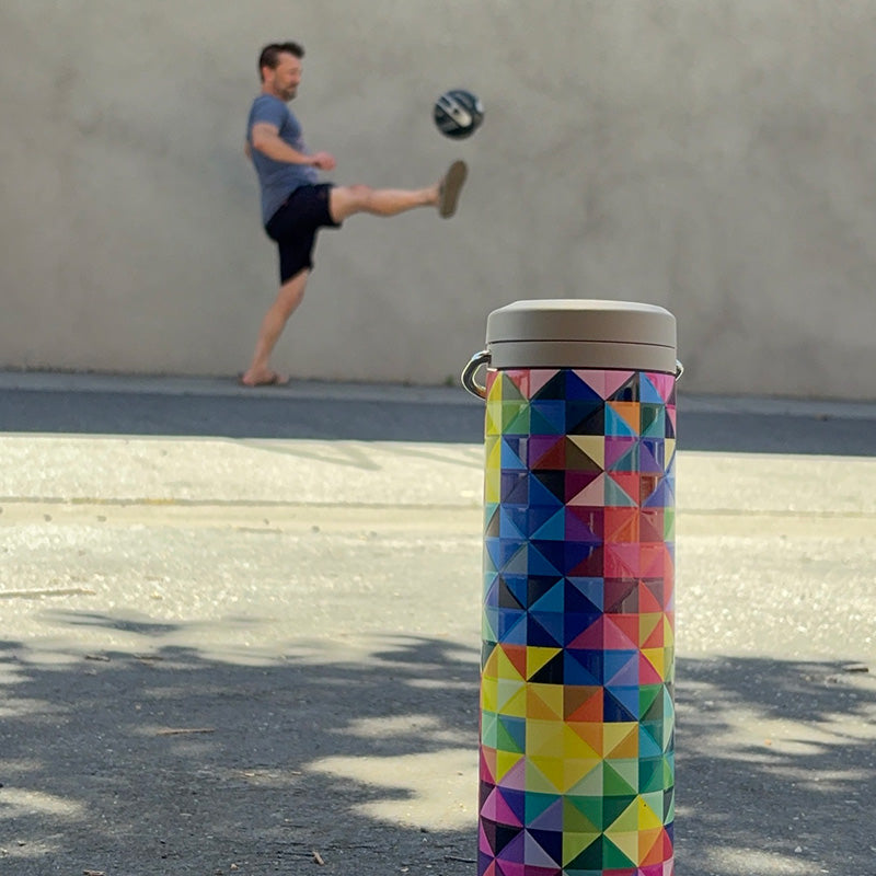 20oz-tkwide-with-twist-cap-mosaic-f0 20oz_tkwide_bottle_seasonal_mosaic_soccerball_player_square.jpg
