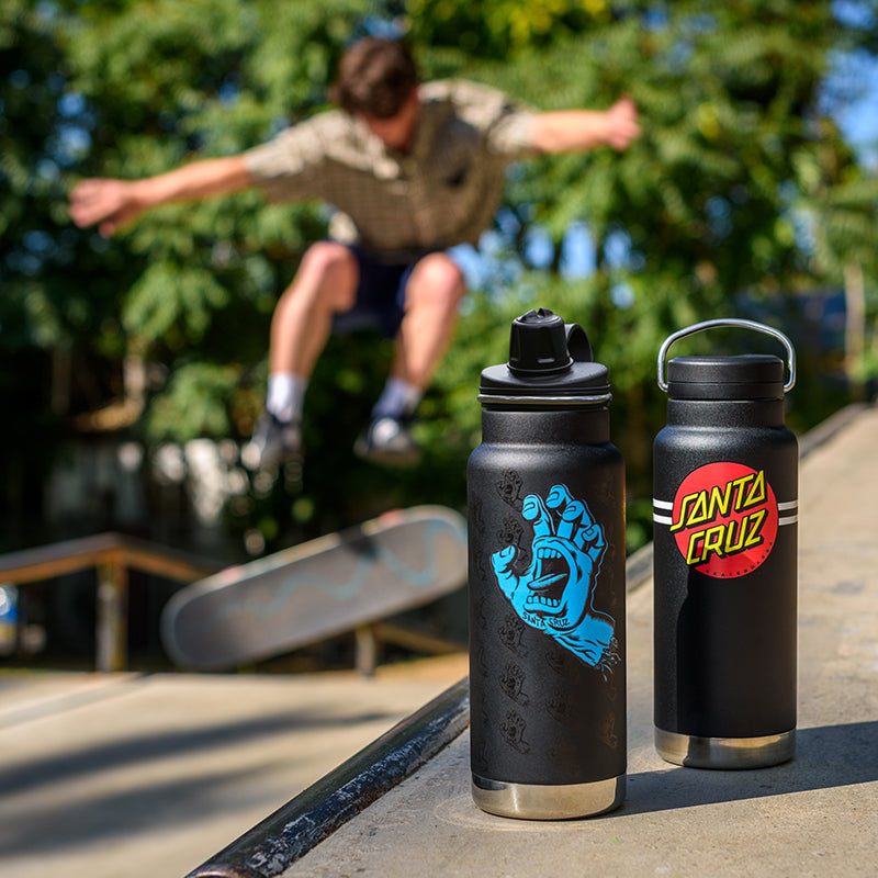 32oz-tkwide-with-twist-cap-santa-cruz-a0 32oz_20oz_water_bottles_santacruz_skater_ramp_square.jpg