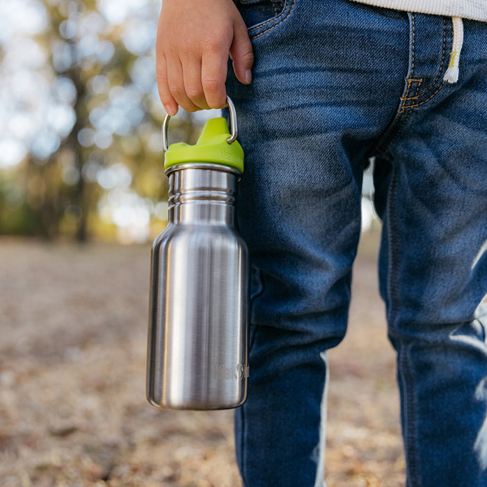 classic-kid-sippy-cap-f9 K12CNSIPPY-BS-kids_sippy_bottle_carry_lifestyle_f9e24b84-a0ae-465d-aad5-3c60c5592b7d.jpg