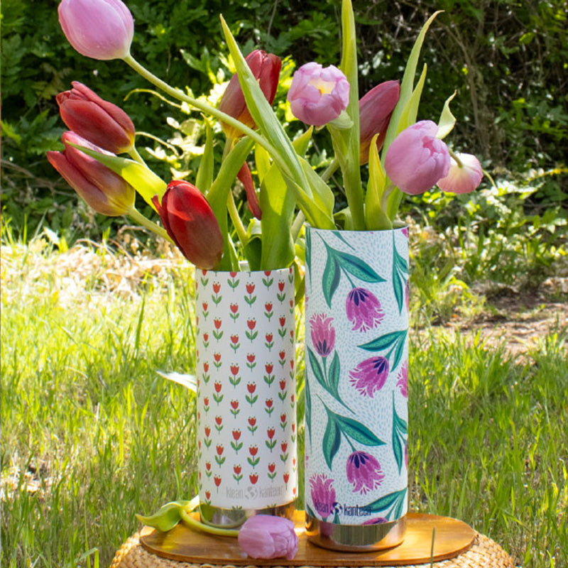 16oz-tkwide-with-cafe-red-tulips-a2 bottles_seasonal_spring_flowers_2_square.jpg