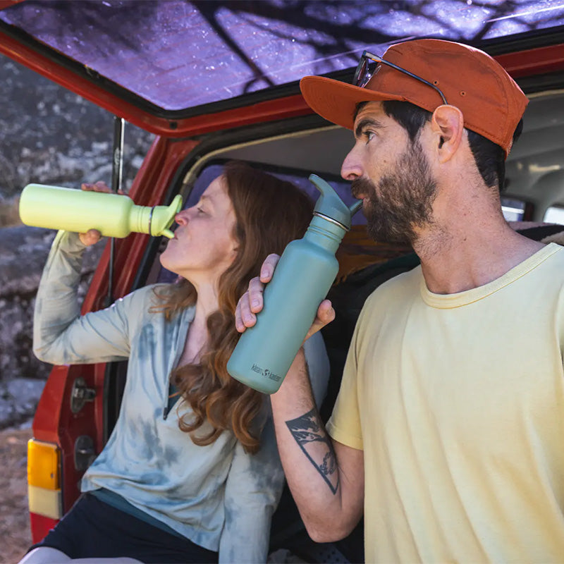 classic-flip-seal-sport-cap-no-straw-p6 classic_27oz_flip_seal_couple_tailgate_tip-sip_square.jpg