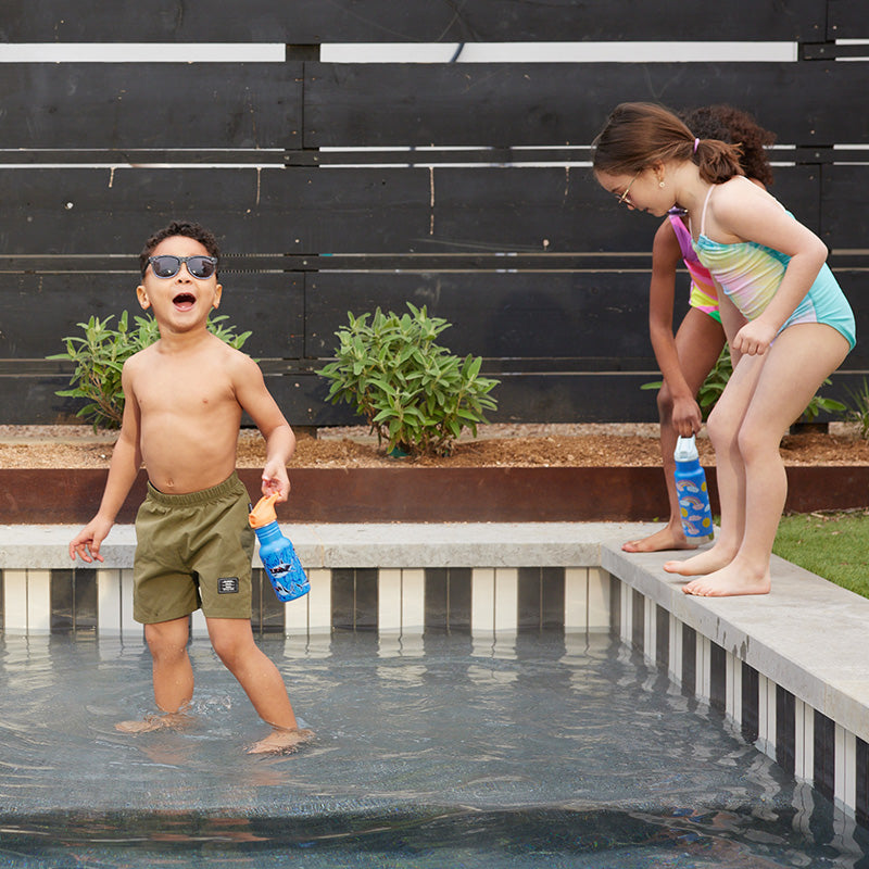 12oz-kid-s-classic-with-flip-seal-sport-cap-x1 kid_sport_flip_seal_12oz_boy_pool_square.jpg