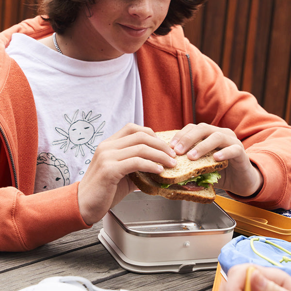 23oz-rise-food-box-lunch-g0 rise_food_lunch_box_lunch_kid_sandwich_square.jpg