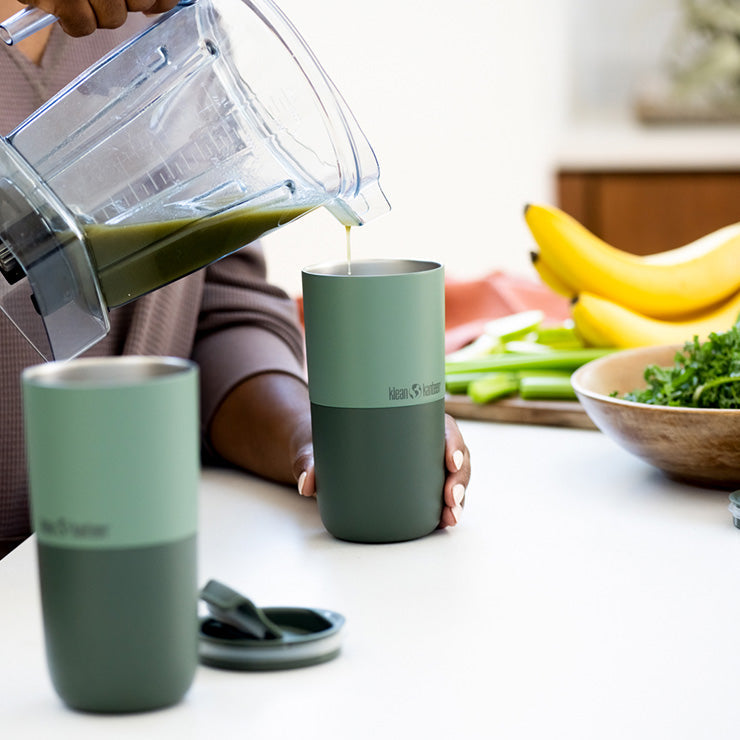 smoothie-set-i9 smoothie_kit_rise_tumbler_smoothie_pour.jpg