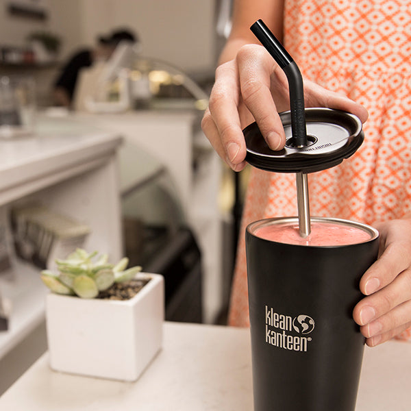 tumbler-straw-lid-with-straw-t7 steel_straw_smoothie-At-Counter-With-Lid_lifestyle_a071dbd2-9fd8-4eea-b04c-2a3732ff8612.jpg