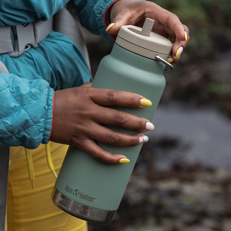 32oz-tkwide-made-to-do-more-bundle-q6 tkwide_32oz_insulated_bottle_twist_closeup_seapsray_hand_square.jpg